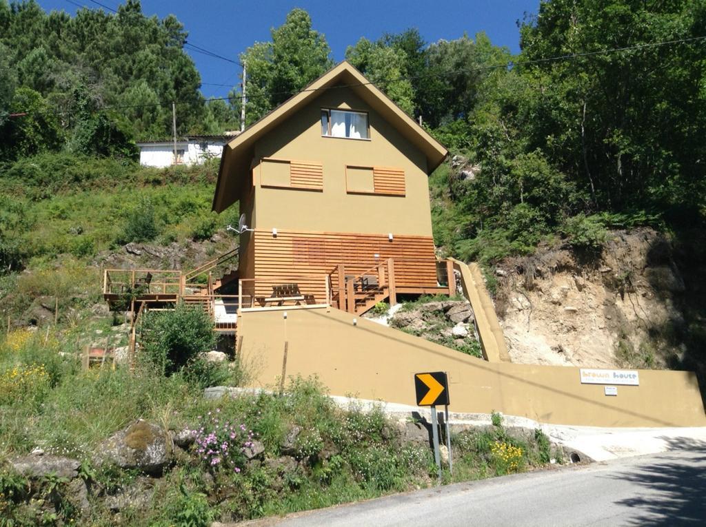 Villa Brown House Geres Esterno foto