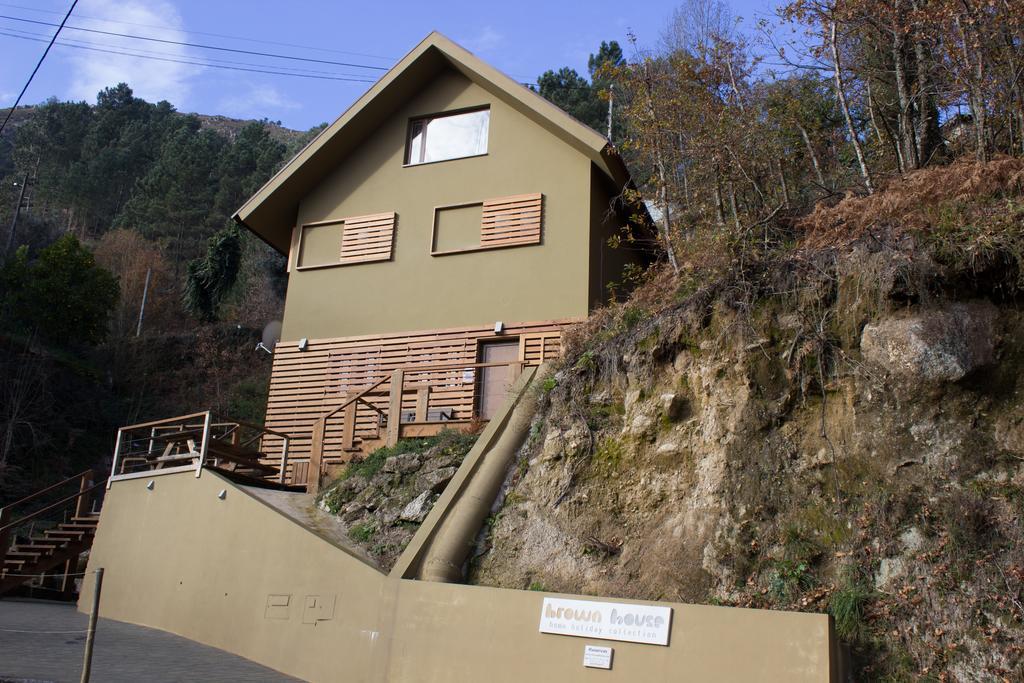 Villa Brown House Geres Esterno foto